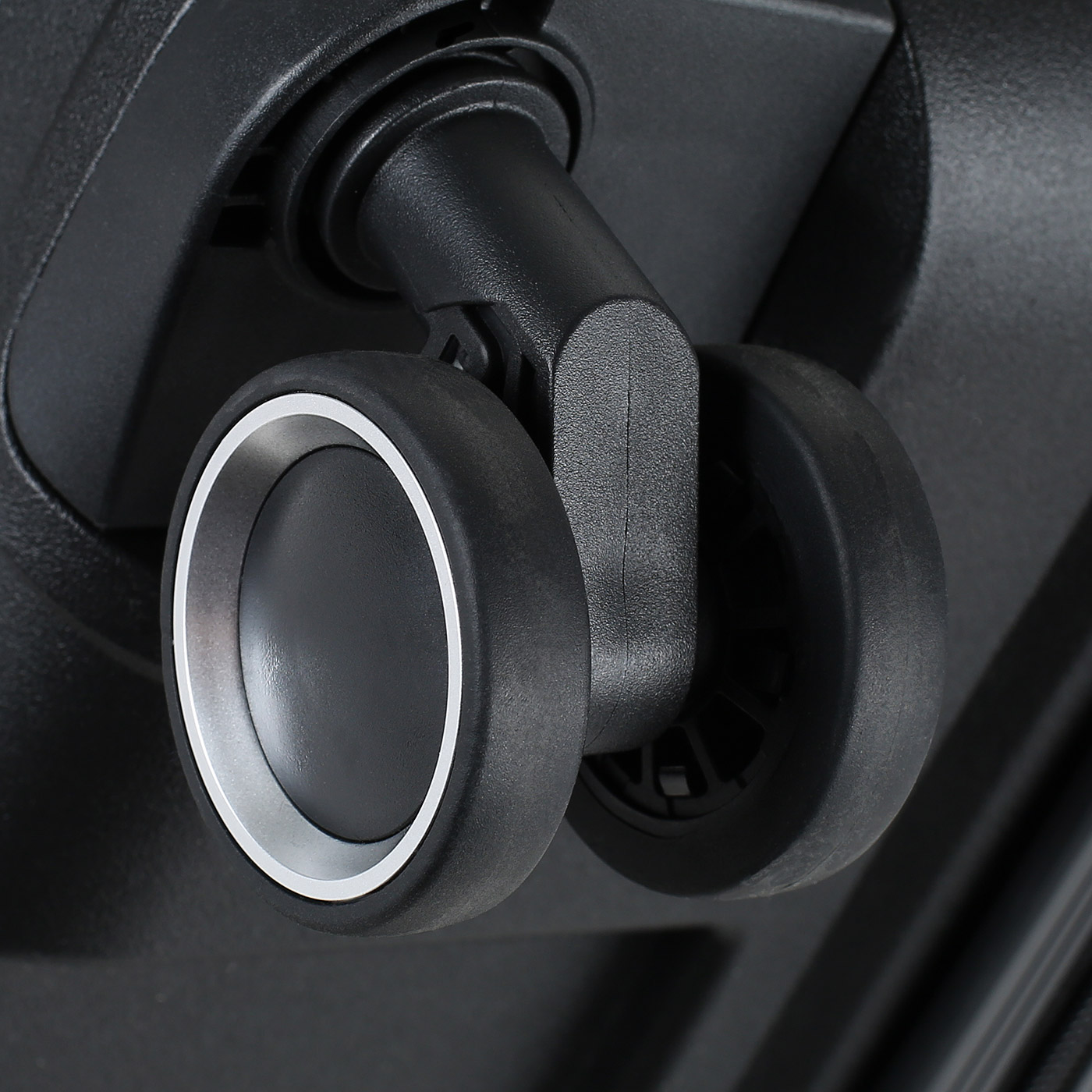 Чемодан большой L из полипропилена Sun Voyage Elite