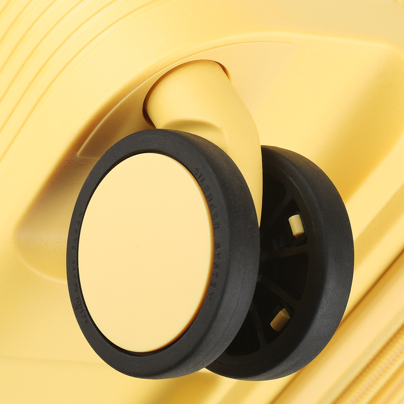 Чемодан большой L из полипропилена Echolac Forza