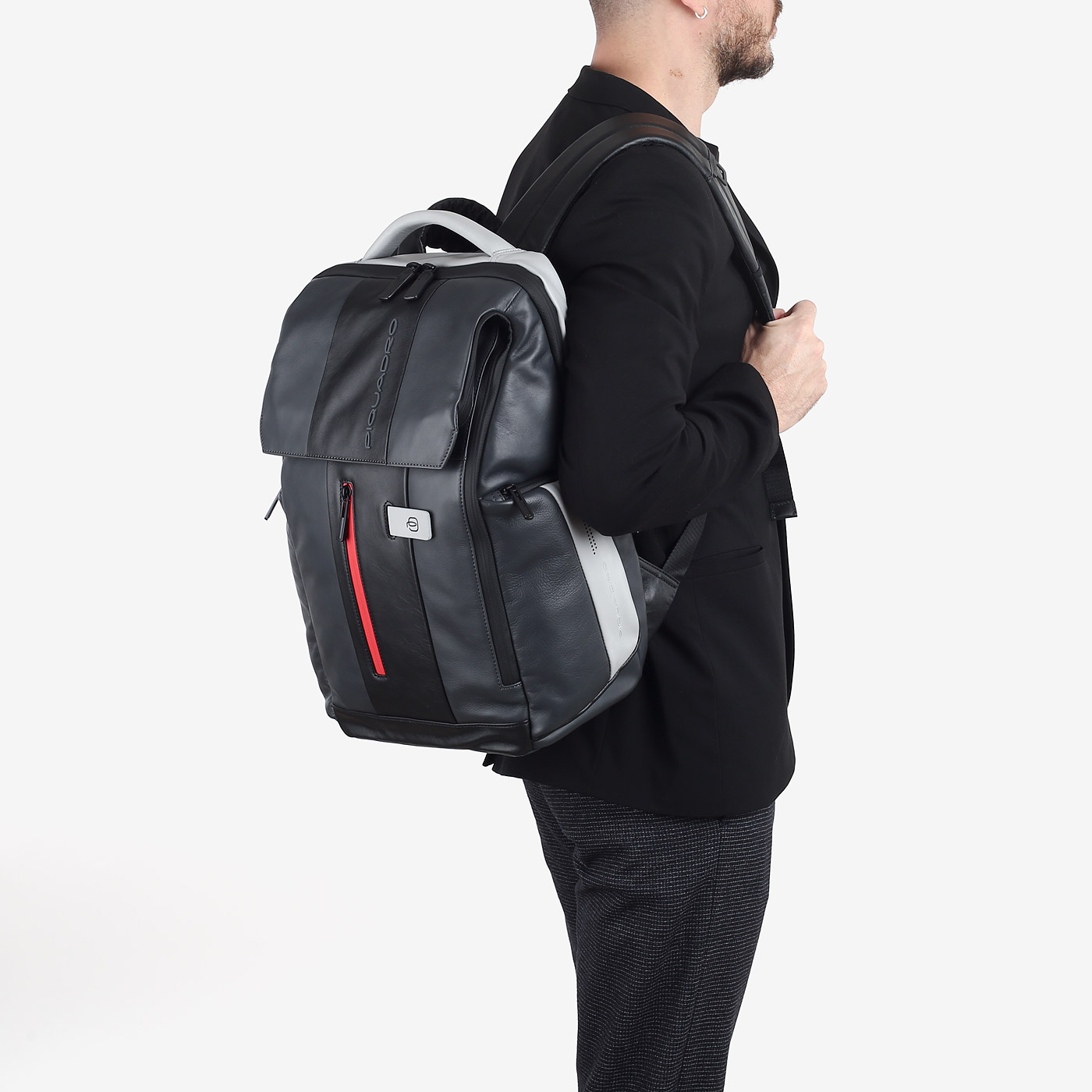 Кожаный рюкзак с фирменным брелком Piquadro Urban