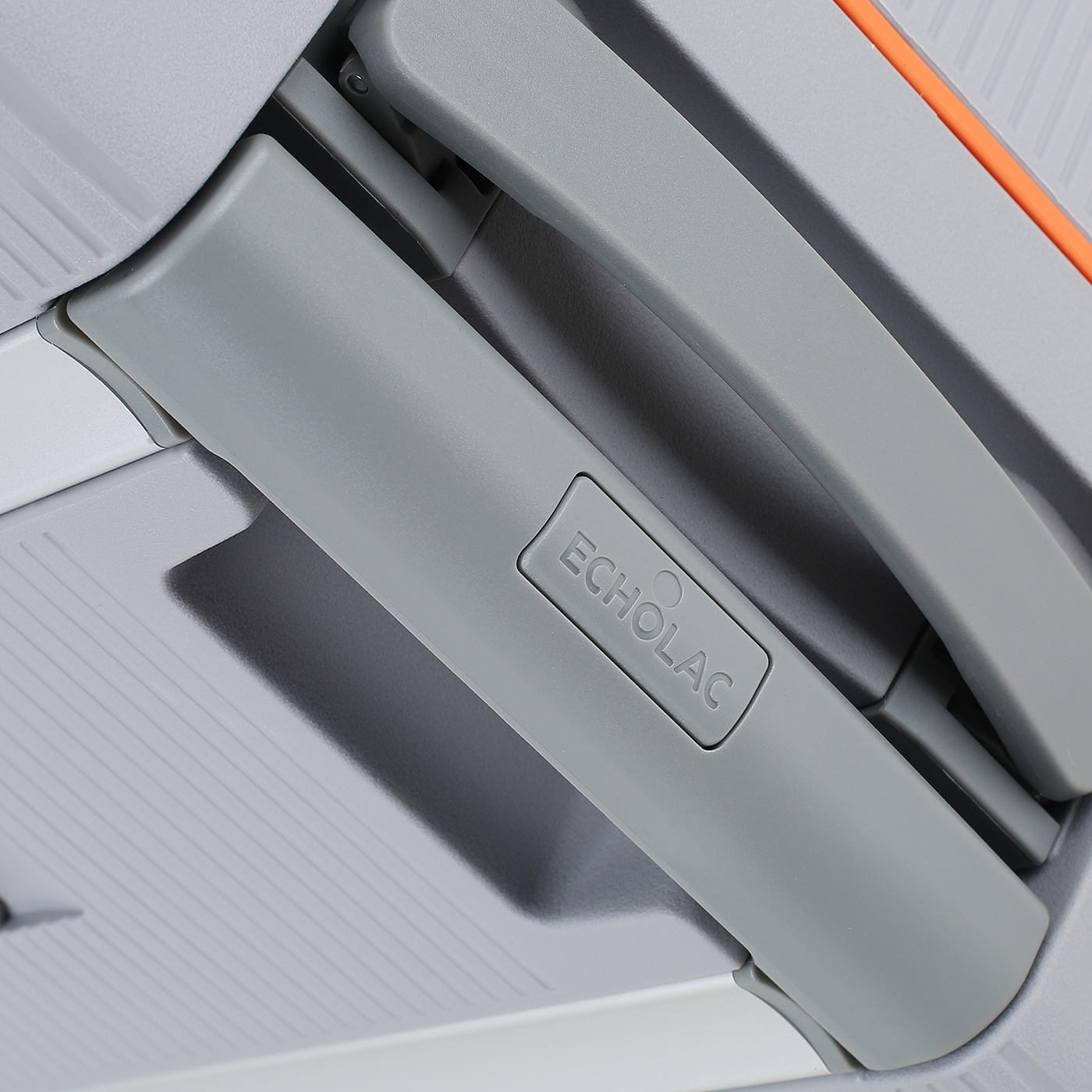 Чемодан на колесах Echolac Fusion