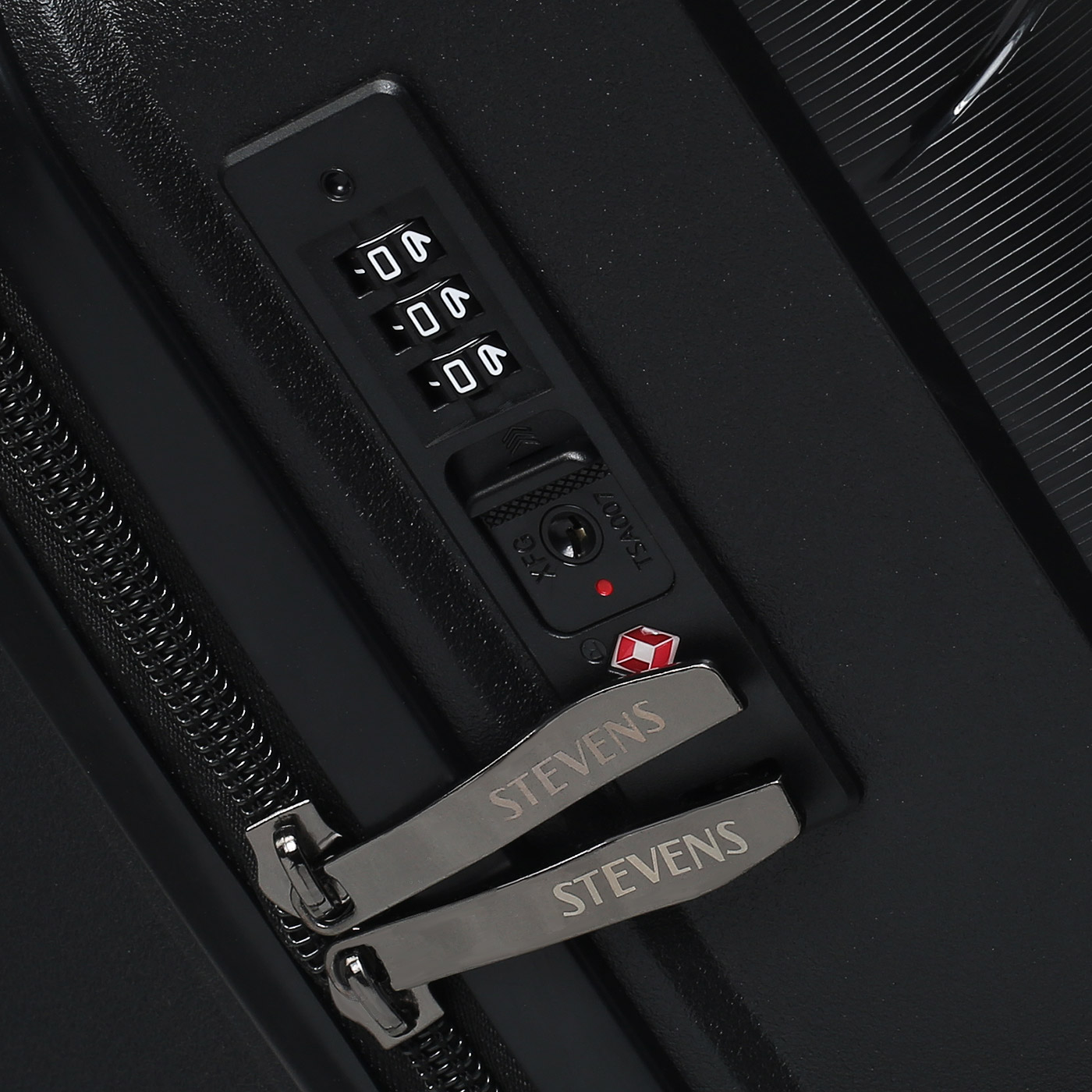 Чемодан средний M из полипропилена Stevens Chrome