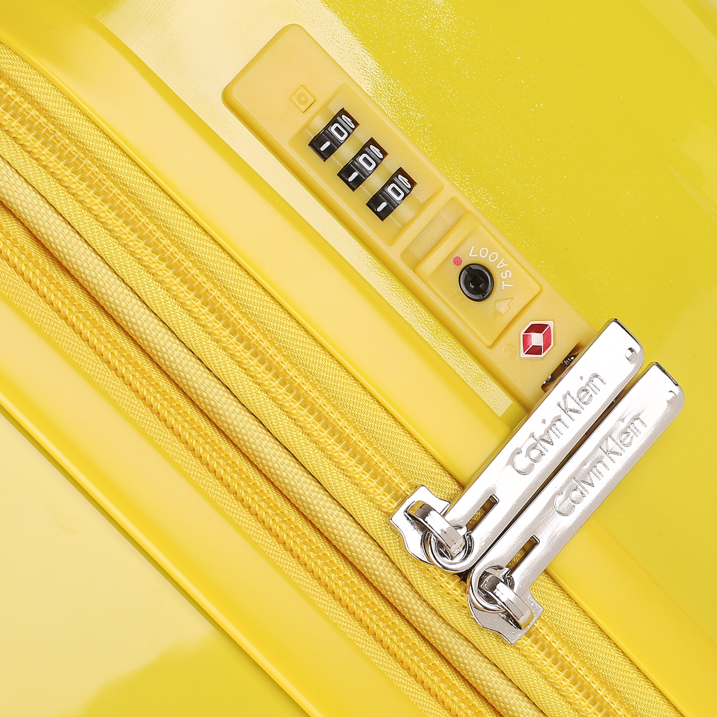 Чемодан средний M из ABS-пластика с кодовым замком Calvin Klein CK-630 Down To Fly