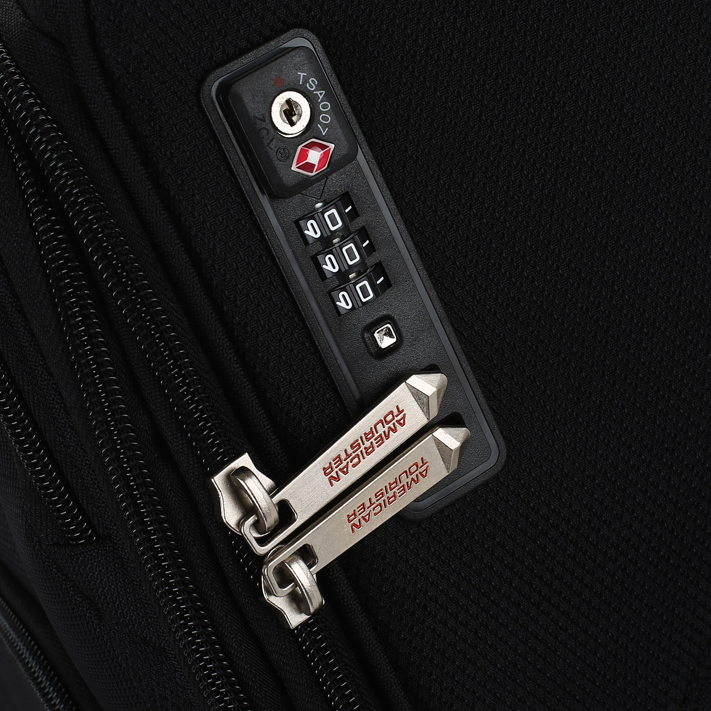 Чемодан средний M тканевый American Tourister Summerfunk