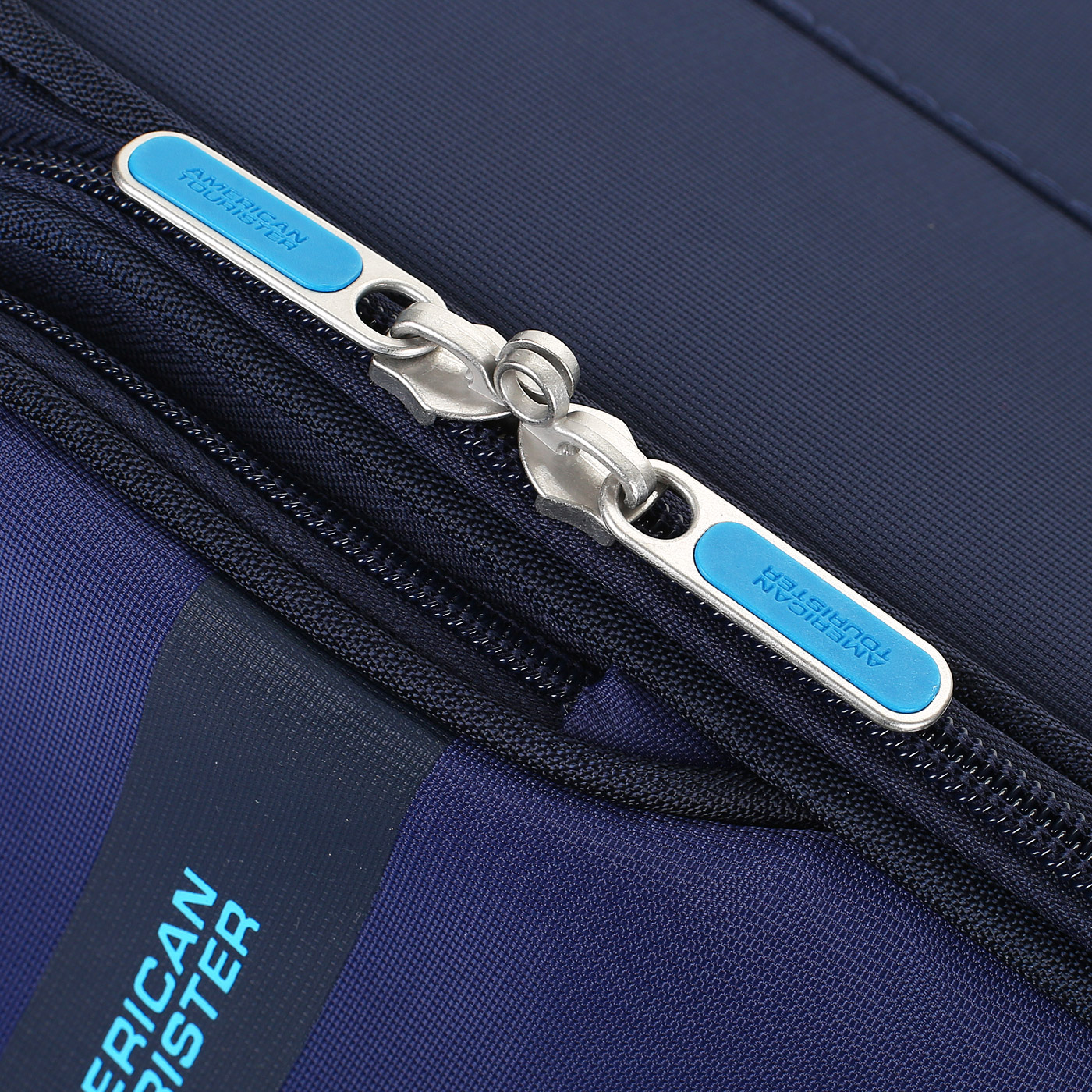 Чемодан большой L тканевый с кодовым замком American Tourister Herolite