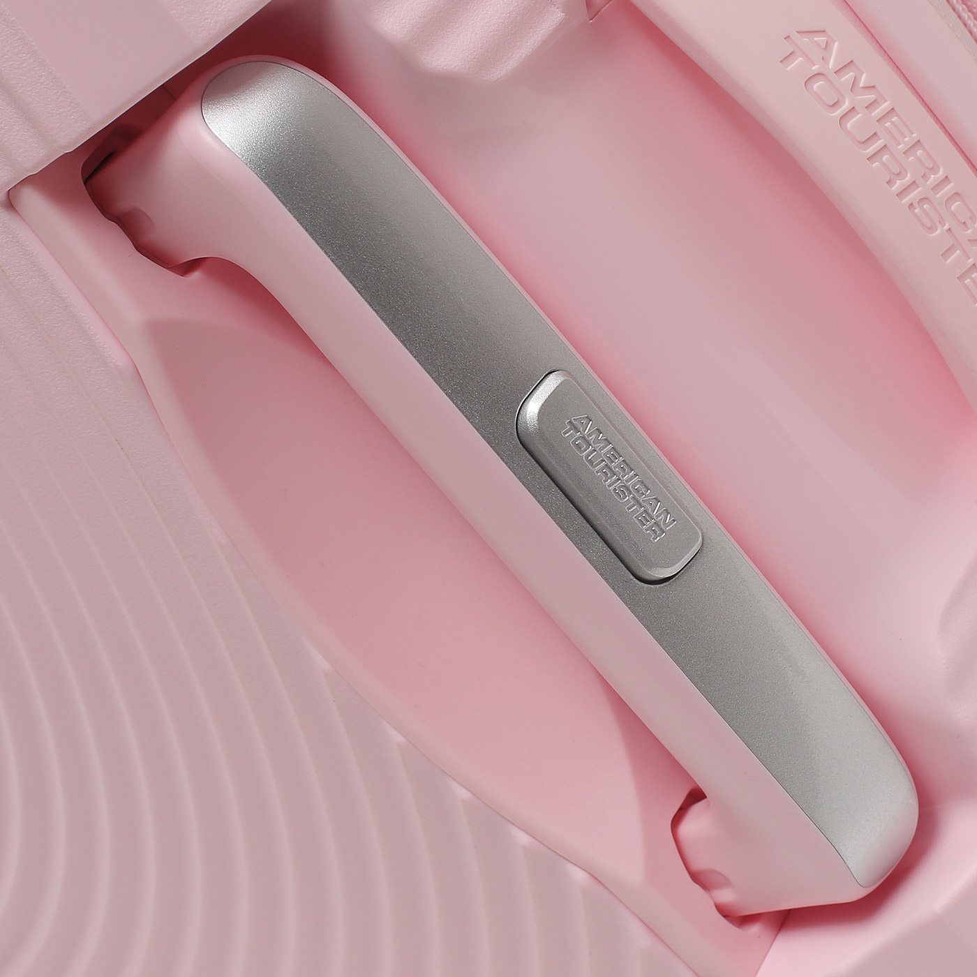 Чемодан на колесах American Tourister Soundbox