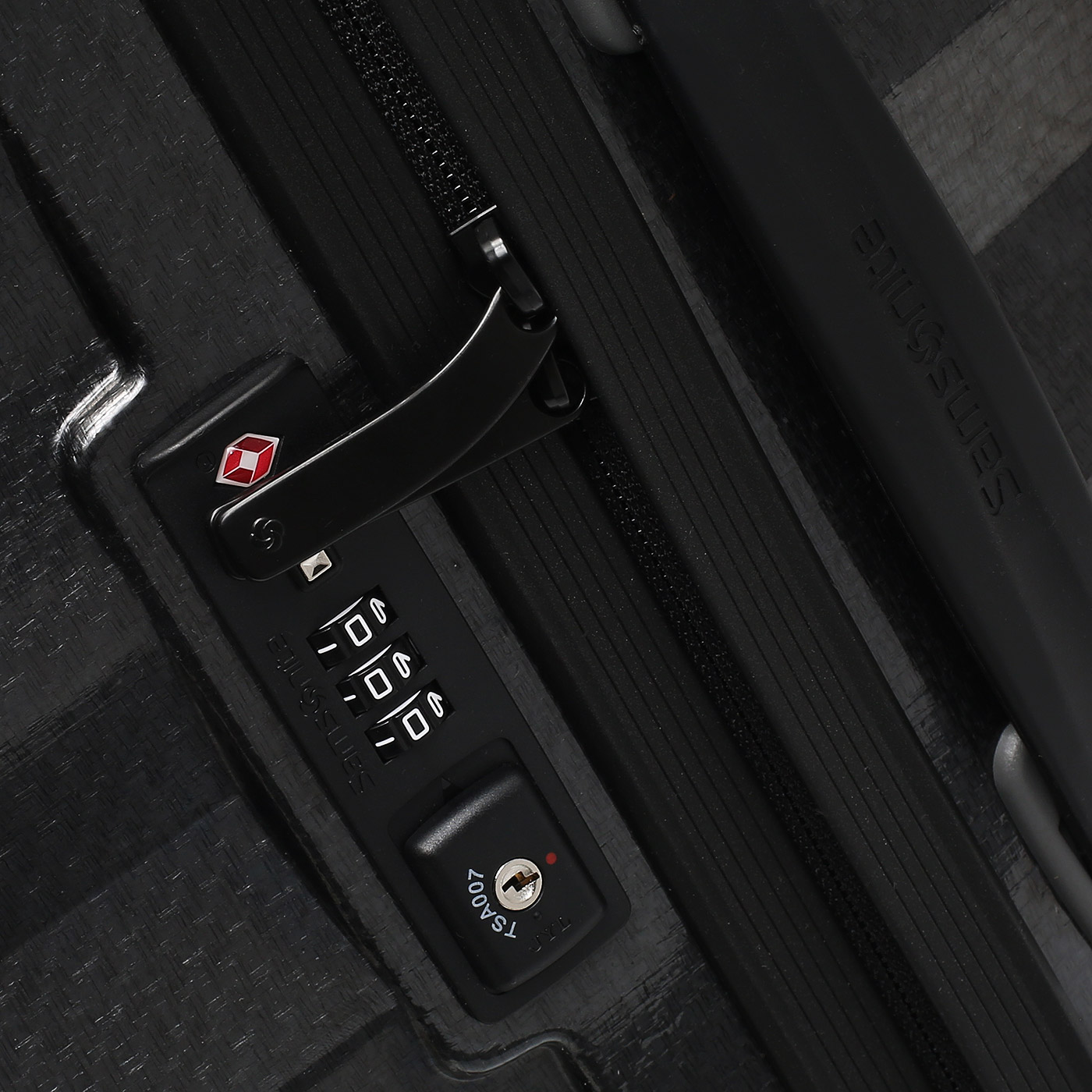 Чемодан очень большой XL из материала Curv Samsonite Lite-Shock