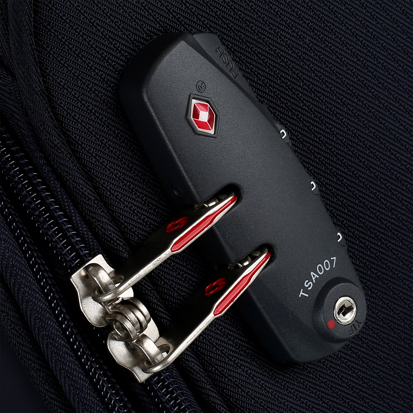 Чемодан средний M тканевый с кодовым замком Samsonite Dynamore