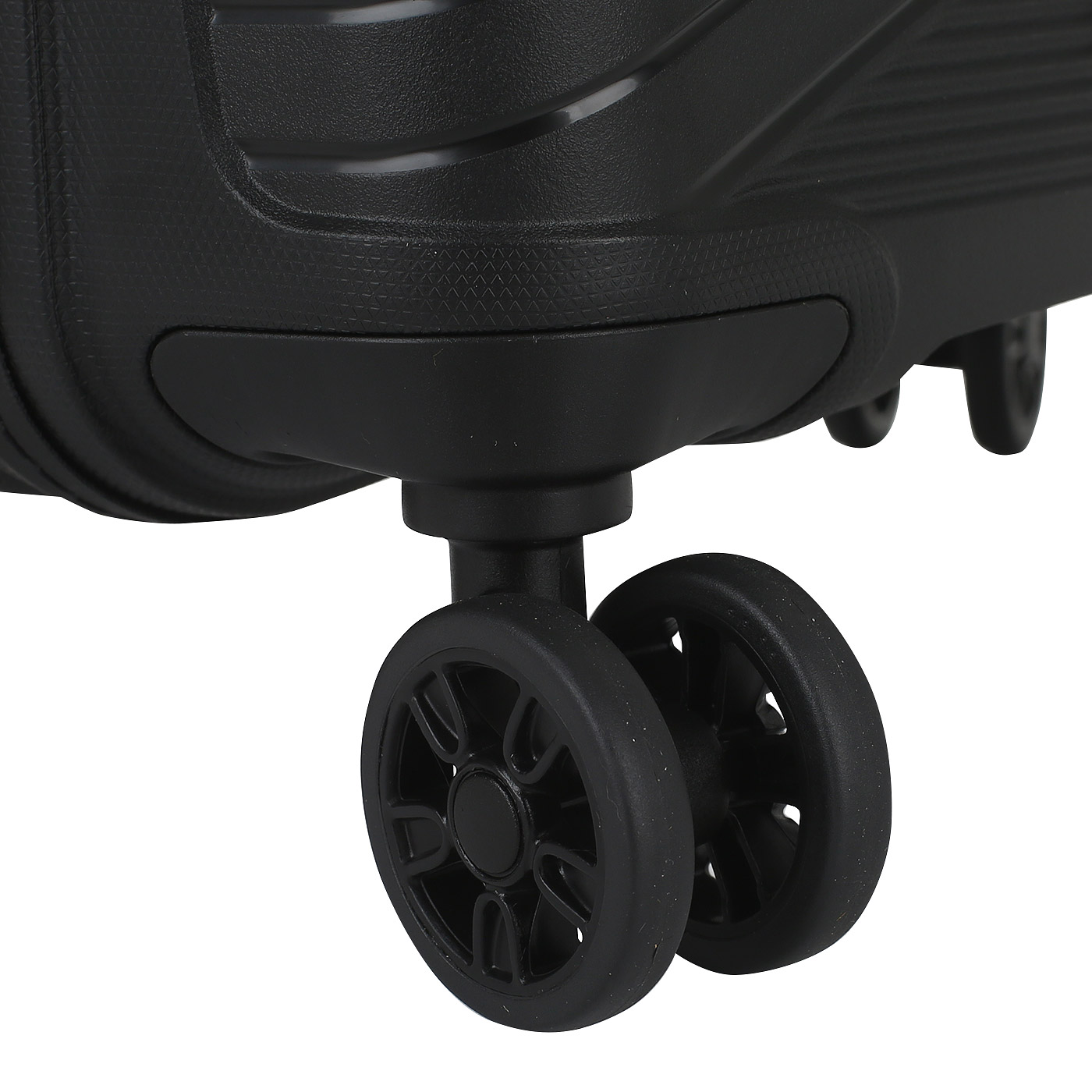 Чемодан для ручной клади из полипропилена с кодовым замком American Tourister Airconic