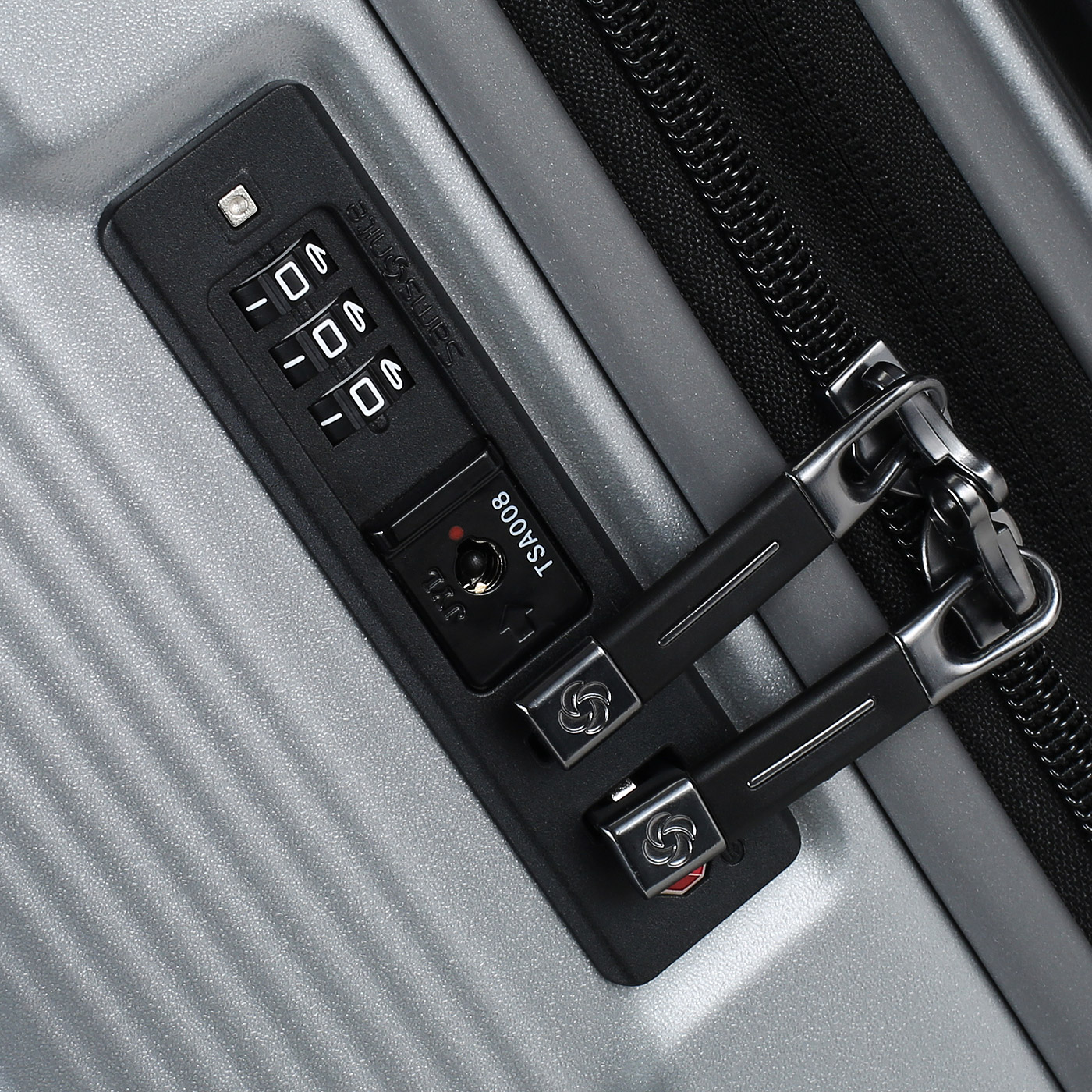 Чемодан на колесах Samsonite Nuon