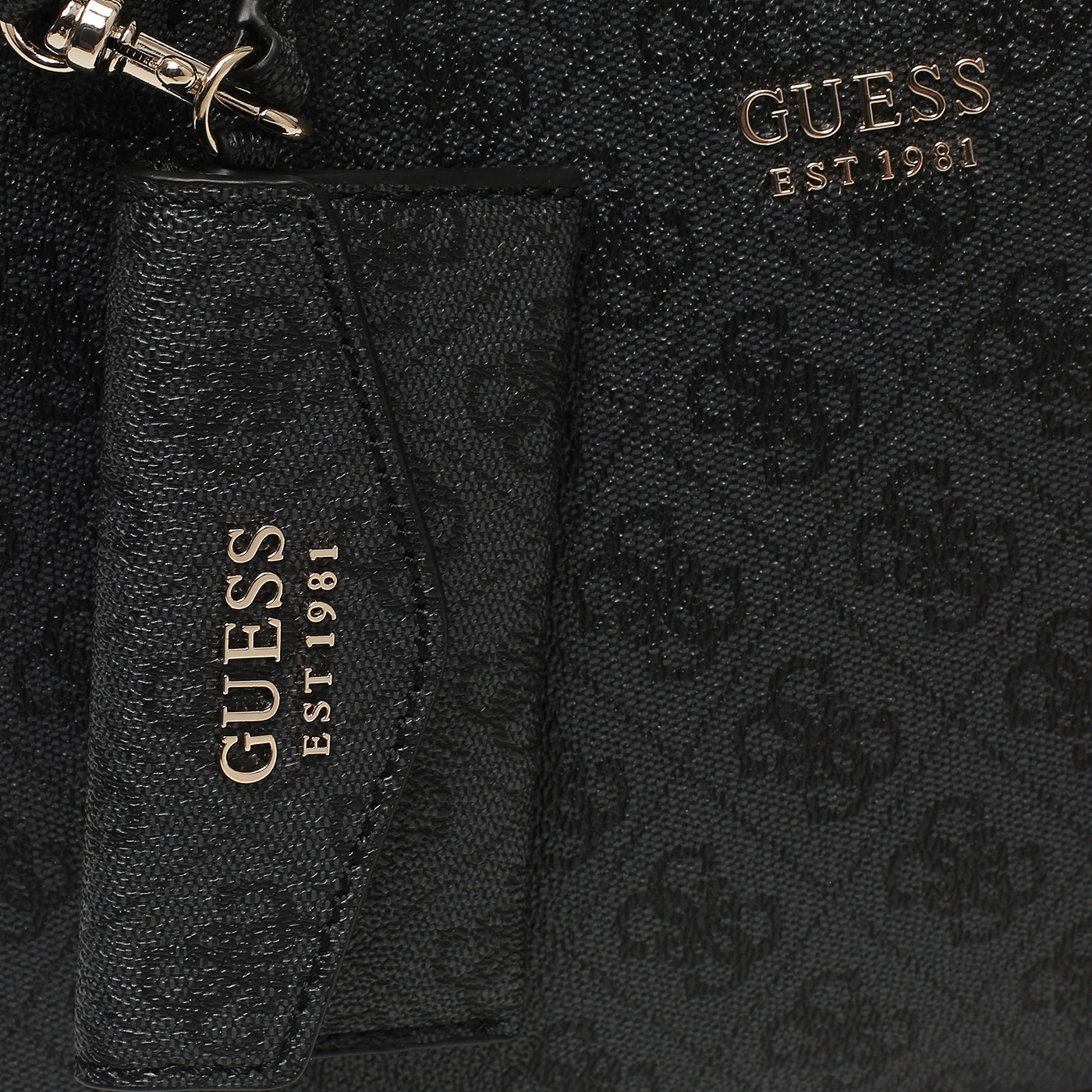 Сумка с брелоком Guess Brenton