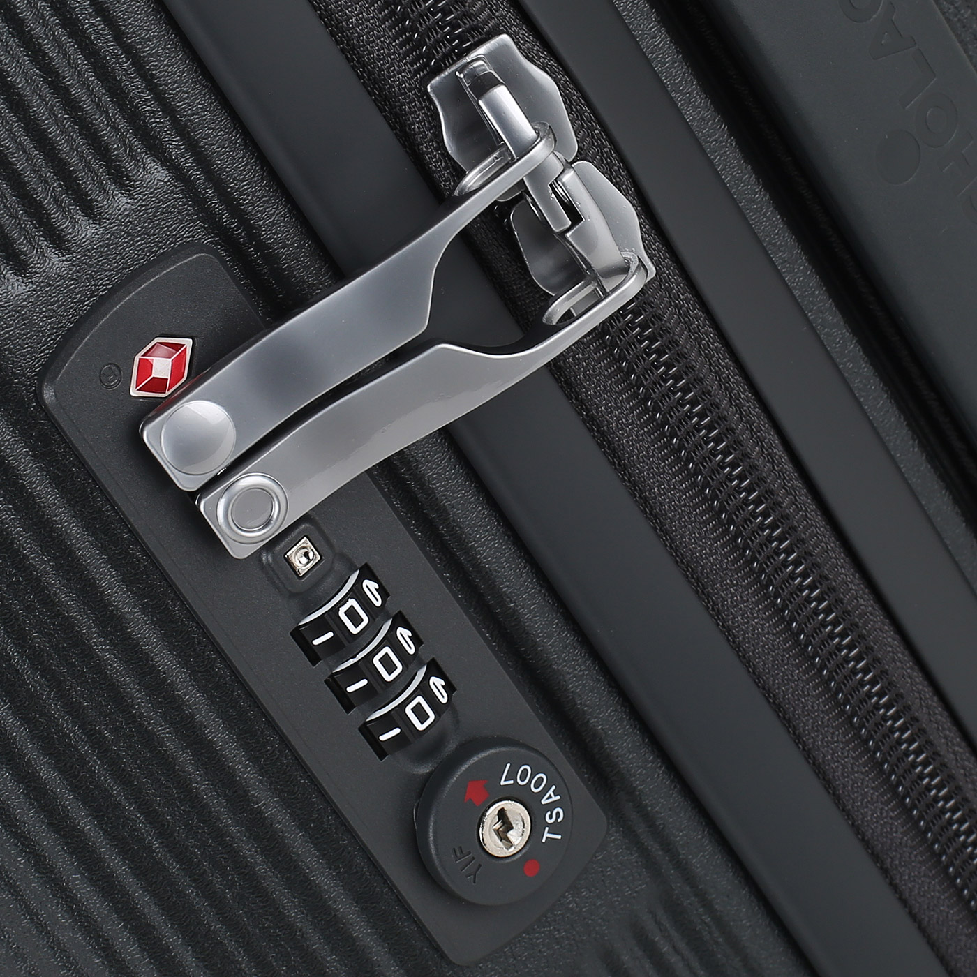 Чемодан на колесах Echolac Dynasty