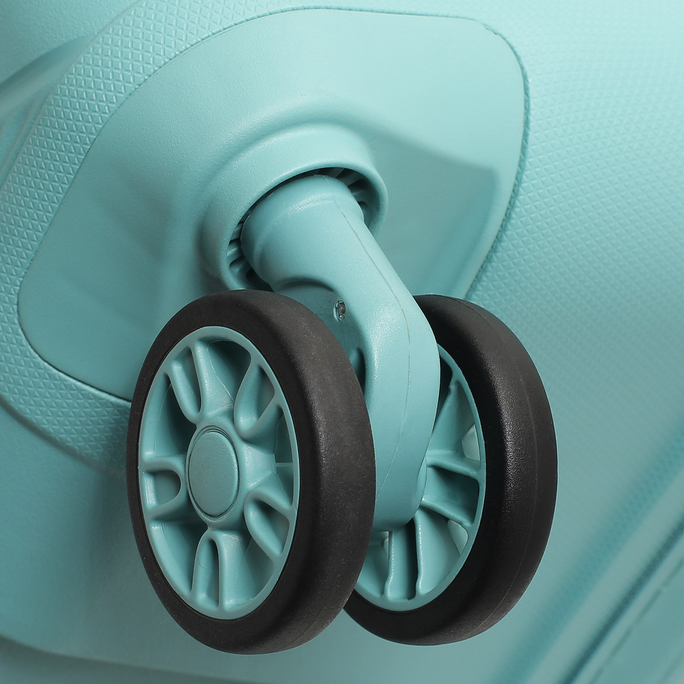 Чемодан на колесах American Tourister Airconic