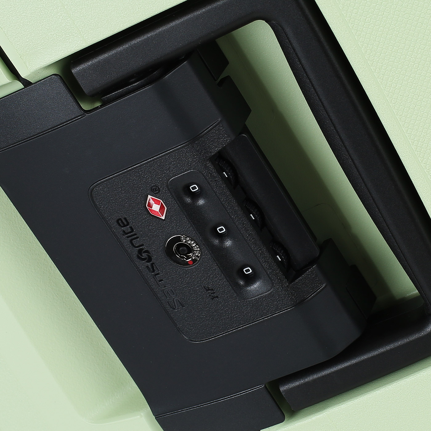 Чемодан на колесах Samsonite Essens