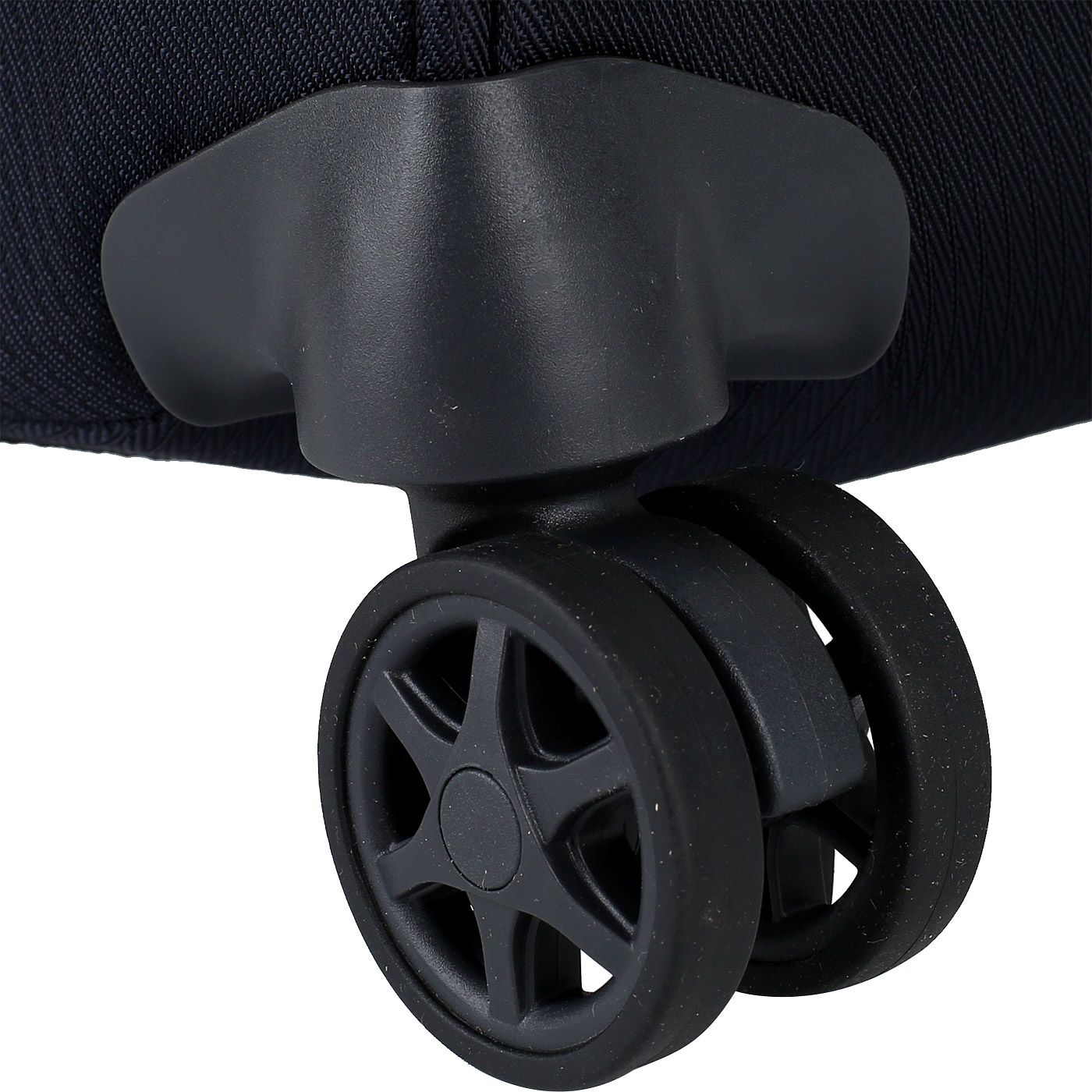 Чемодан средний M тканевый с кодовым замком Samsonite Dynamore