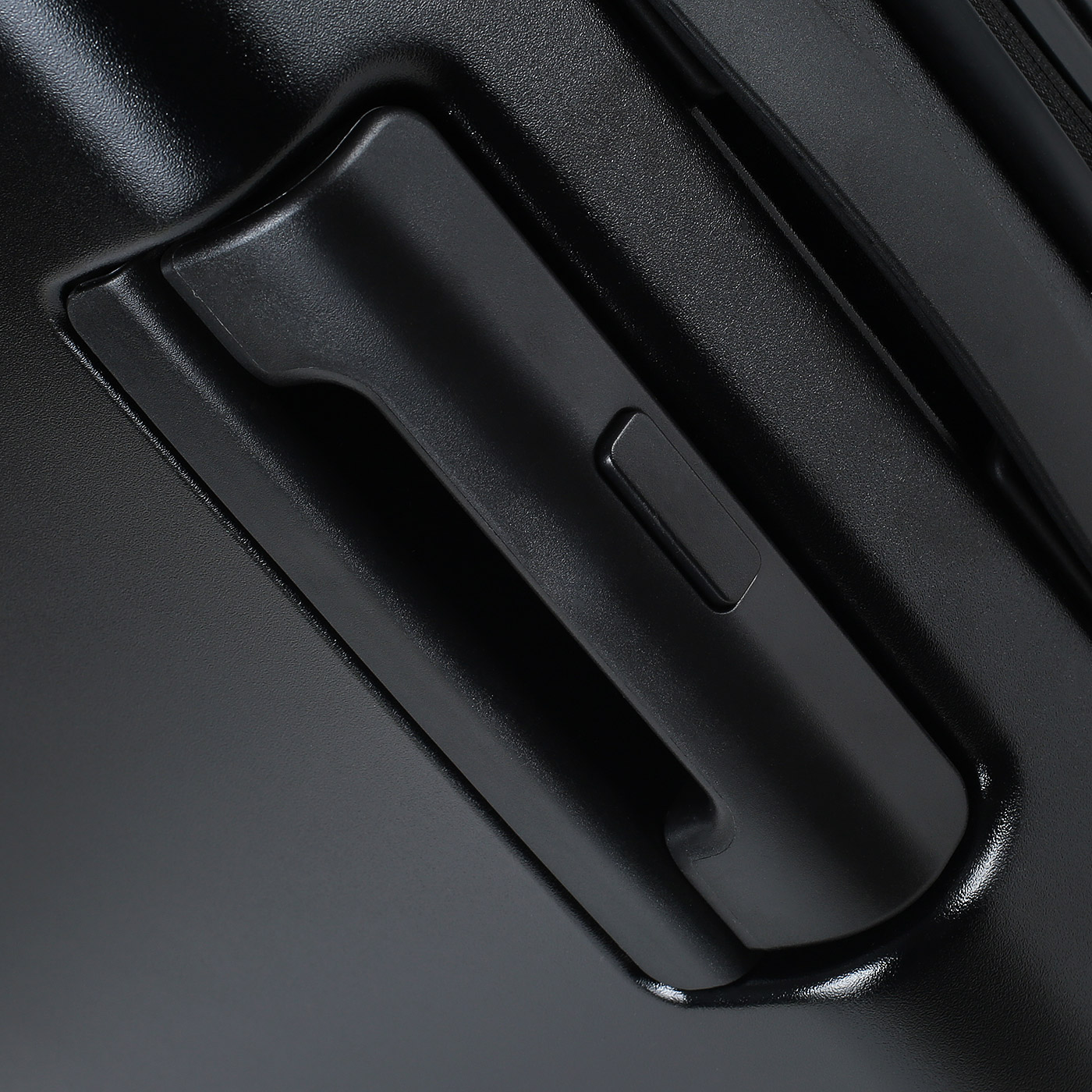 Чемодан на колесах Guess Verona