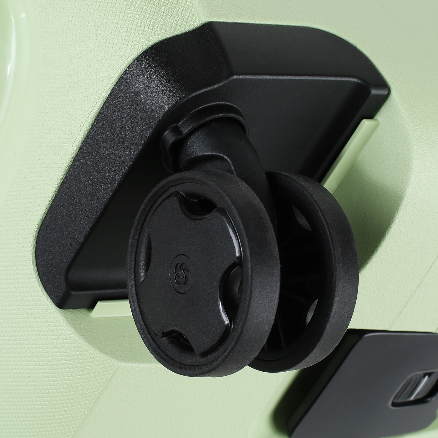 Чемодан на колесах Samsonite Essens