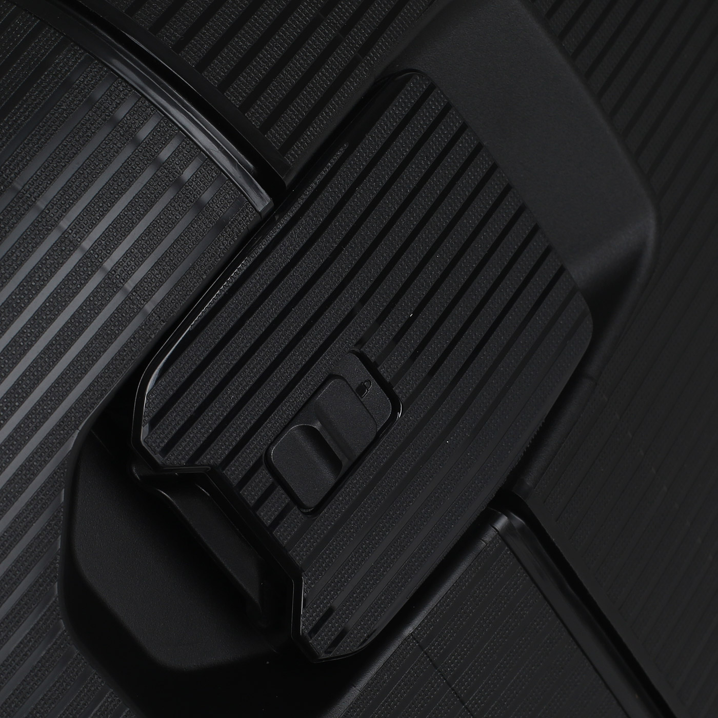 Чемодан цвета графит Samsonite Magnum ECO